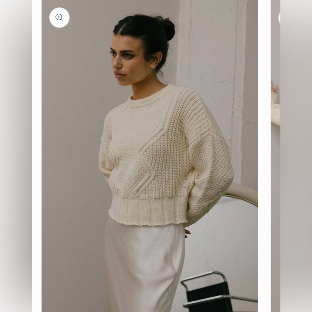 NWOT ALL ROW CREAM CABLE KNIT SWEATER